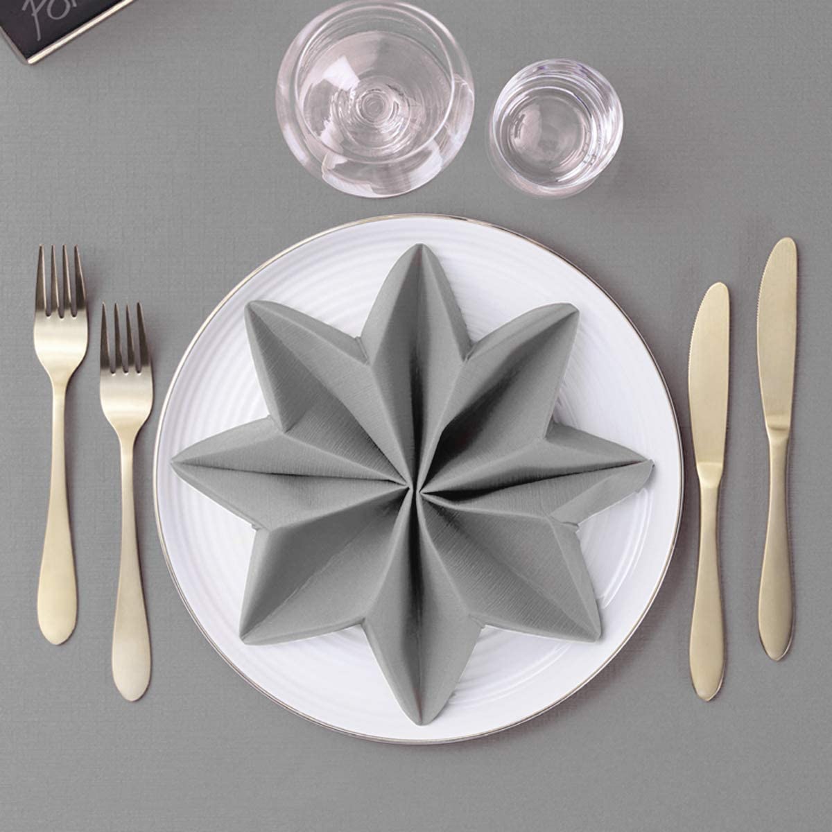 Disposable Linen-Feel Dinner Napkins with Built-in Flatware Pocket